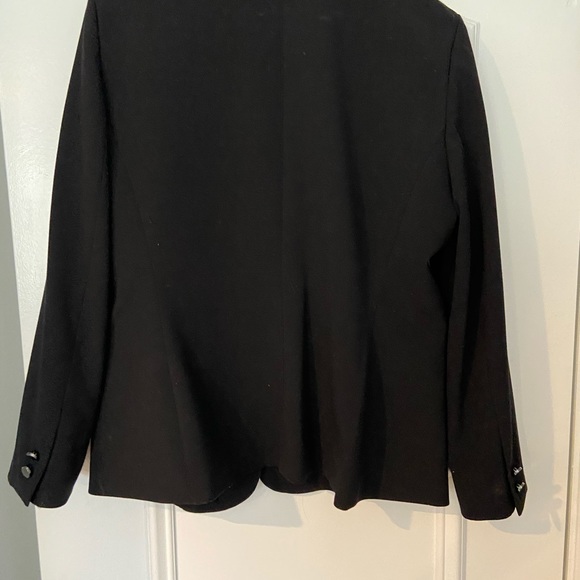 Classic black blazer - Picture 3 of 4